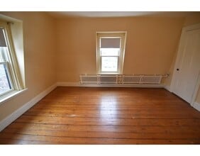 11 Goodwin Plz in Brookline, MA - Building Photo - Building Photo