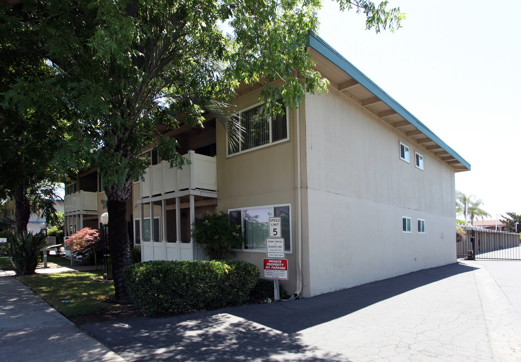 The Surf in Modesto, CA - Building Photo