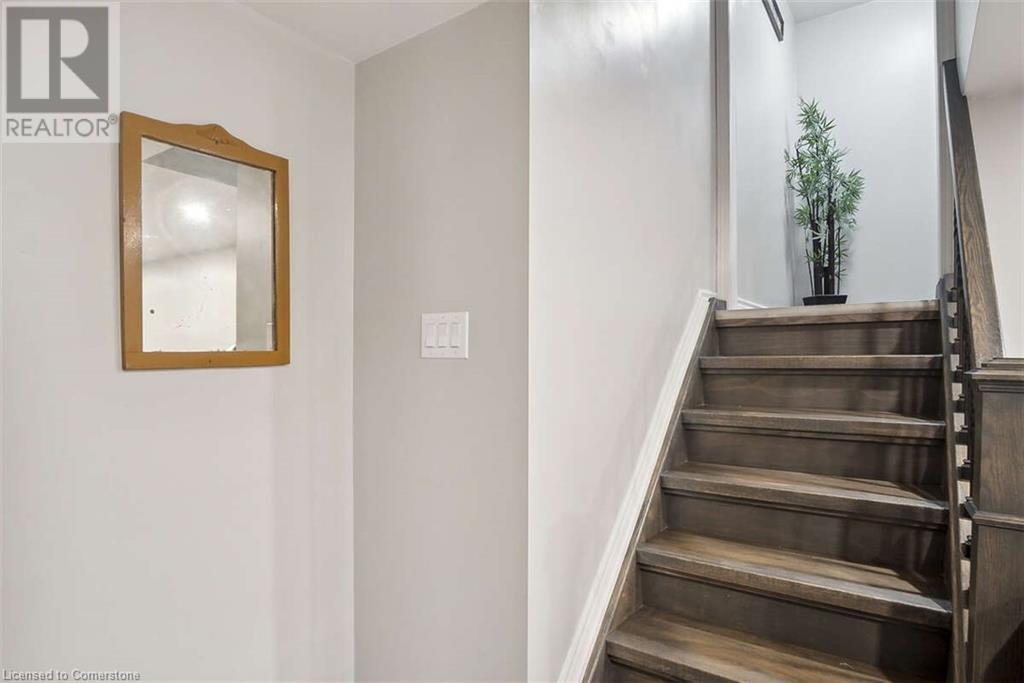 118 Marshall St in Barrie, ON - Building Photo