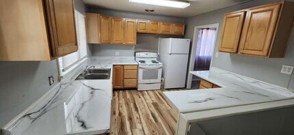 2016 Hollywood Dr in Pueblo, CO - Building Photo - Building Photo