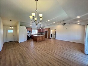 662 White Oak St in Gentry, AR - Building Photo - Building Photo