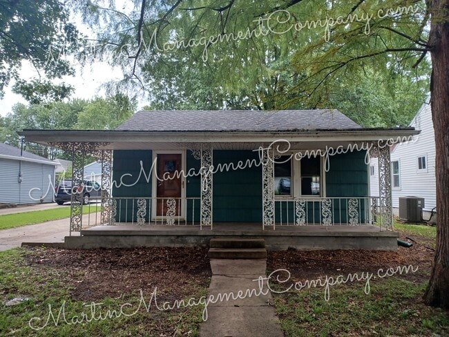 property at 1618 S Sneed Ave