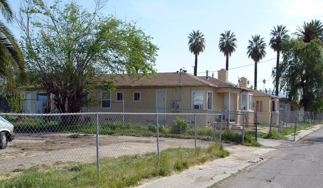 954 N F St in San Bernardino, CA - Foto de edificio - Building Photo