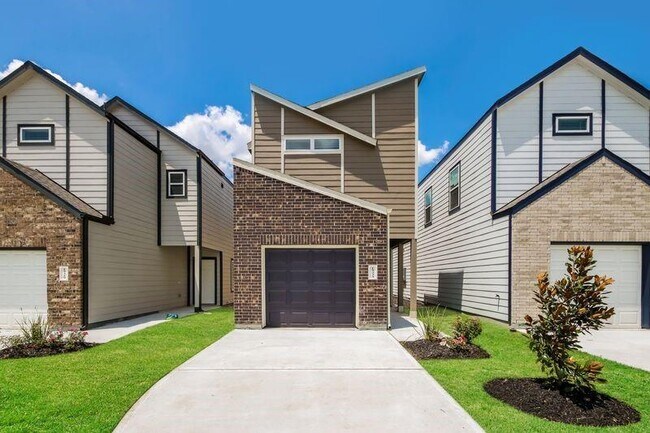 property at 15333 Estrella Rd E