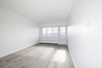 Côte Vertu in St. Laurent, QC - Building Photo - Interior Photo
