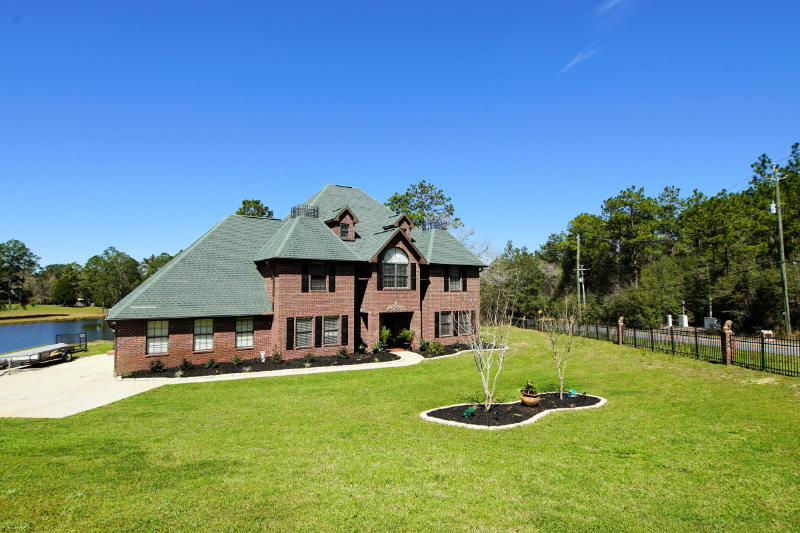 100 Sioux Cir in Crestview, FL - Building Photo