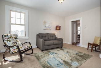 22 Scott St, Unit 1 in Woburn, MA - Foto de edificio - Building Photo