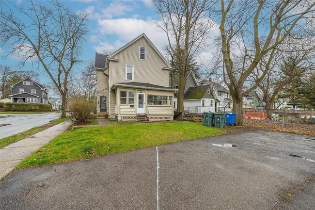 property at 322 Wisconsin St