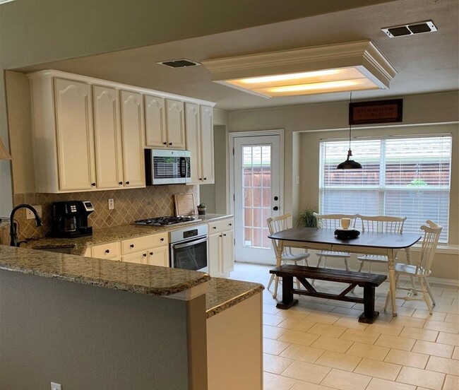1812 Tree Line Rd in Flower Mound, TX - Building Photo - Building Photo