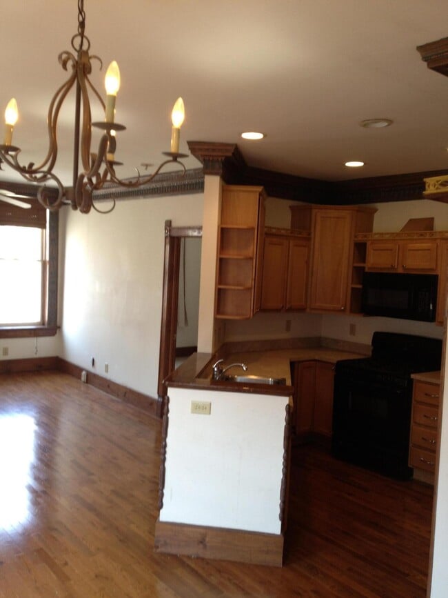 906 S 5th St in Milwaukee, WI - Building Photo - Building Photo