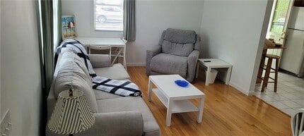 559 Middlebridge Rd in South Kingstown, RI - Building Photo - Building Photo