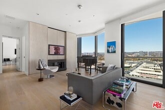 211 Elm Ct in Los Angeles, CA - Foto de edificio - Building Photo