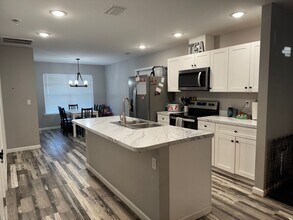 143 Melody Ln in Crawfordville, FL - Building Photo - Building Photo