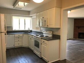 1948 Lincoln Ave in Northbrook, IL - Building Photo - Building Photo