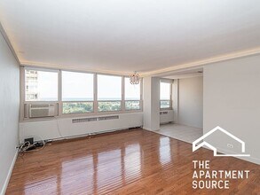 3950 N Lake Shore Dr, Unit 1928 in Chicago, IL - Building Photo - Building Photo