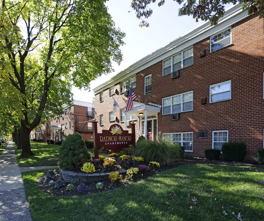 Radnor Manor in Fair Lawn, NJ - Foto de edificio