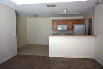 4710 Brookdale Dr in Wichita Falls, TX - Foto de edificio - Building Photo