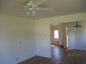 929 NE Willow St in Roseburg, OR - Building Photo - Building Photo