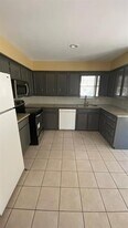 524 Towne House Ln in Richardson, TX - Building Photo