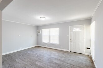 1049 Ruberta Ave, Unit Ruberta in Glendale, CA - Building Photo - Building Photo