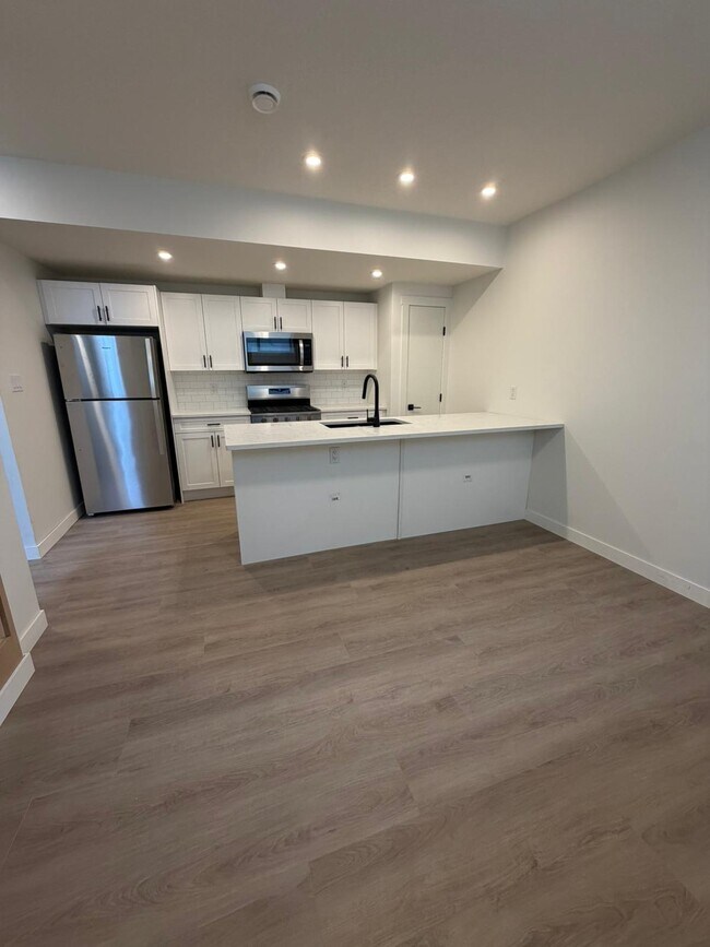 14019-14104 Avenue Northwest - 1 Ave in Edmonton, AB - Building Photo - Building Photo