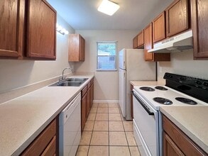 2622 SW 38th Pl in Gainesville, FL - Building Photo - Building Photo