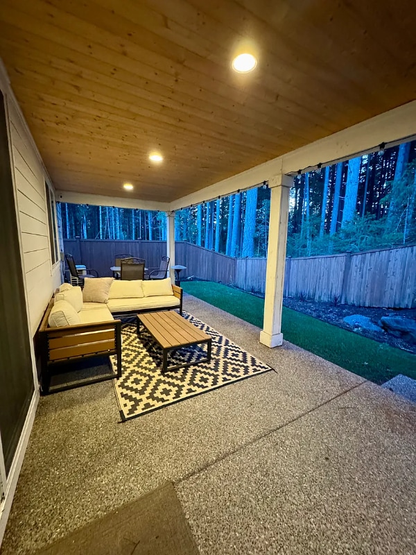 6750 Skipper Ln SE in Port Orchard, WA - Building Photo - Building Photo