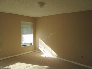 5355 Treetops Dr in Naples, FL - Building Photo - Building Photo