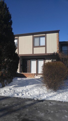 484 Poplar Dr in Wheeling, IL - Building Photo