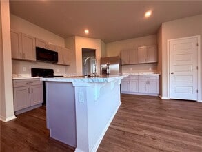 2512 E Foxbury St in Siloam Springs, AR - Building Photo - Building Photo