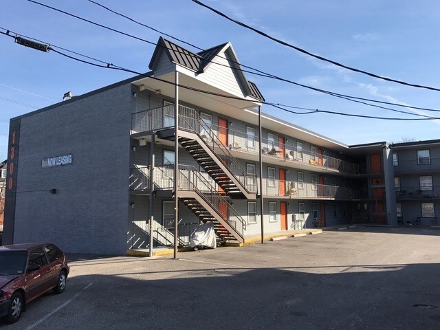 The Highland in Knoxville, TN - Building Photo - Building Photo