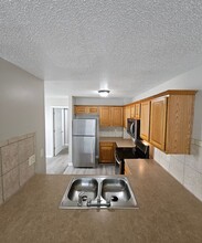 1010 W Linden Ave in Independence, MO - Foto de edificio - Building Photo