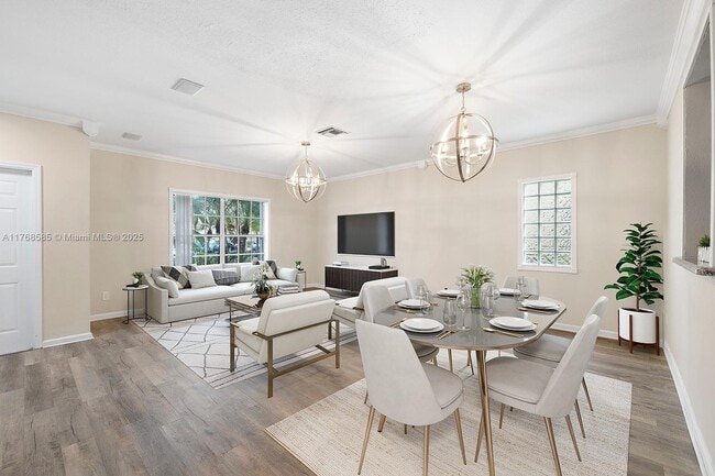 16225 Emerald Cove Rd in Weston, FL - Building Photo - Building Photo
