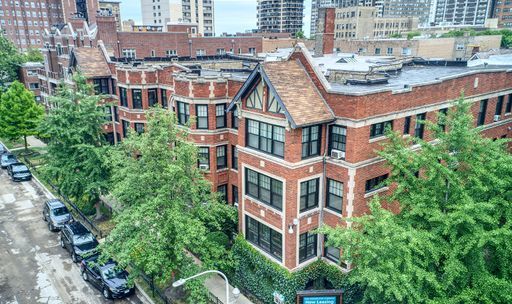 1060 W Glenlake Ave in Chicago, IL - Building Photo