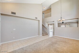 688 Emerald City Ave in Las Vegas, NV - Building Photo - Building Photo