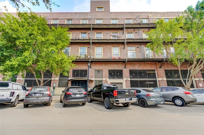 property at 2205 McKinney St