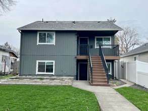 2612 W Bridge Ave, Unit 2612 - Lower in Spokane, WA - Foto de edificio - Building Photo