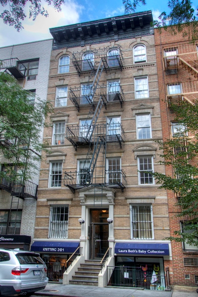 321 E 75th St in New York, NY - Foto de edificio