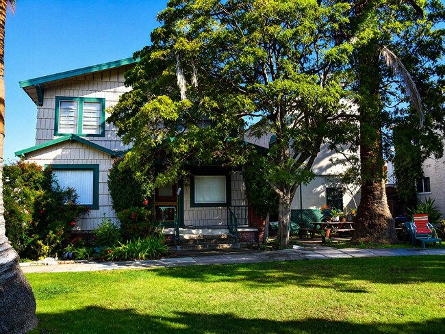 11923-27 Venice Blvd in Los Angeles, CA - Building Photo - Building Photo