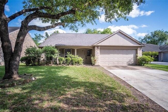 property at 3207 Rimrock Dr