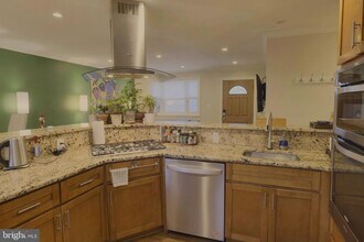 11014 Troy Rd in Rockville, MD - Building Photo - Building Photo