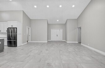 9581 El Clair Ranch Rd in Boynton Beach, FL - Foto de edificio - Building Photo