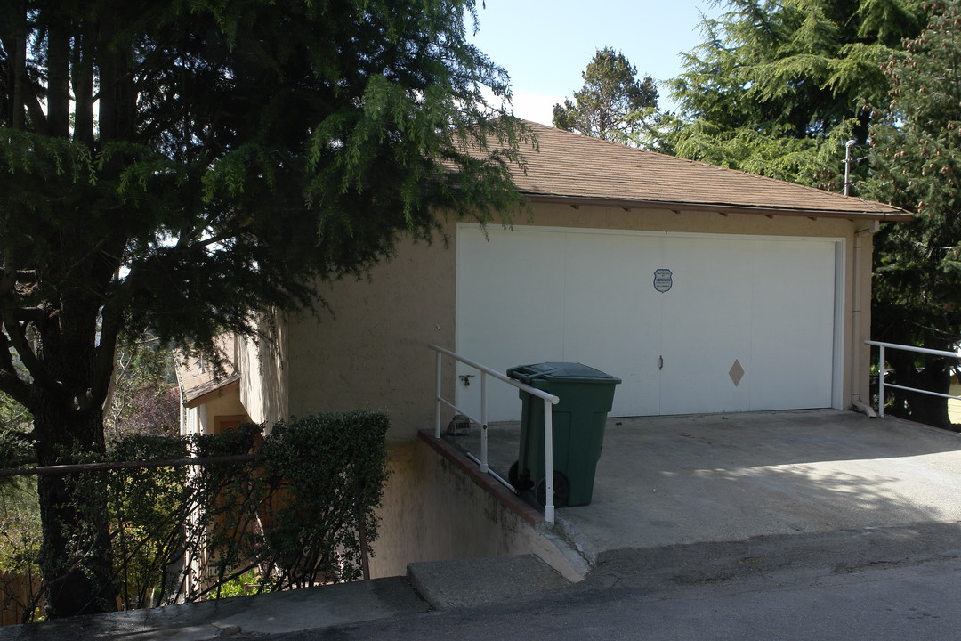 14621-14623 Midland Rd in San Leandro, CA - Building Photo