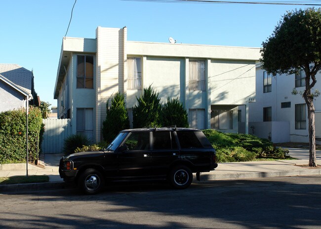 137 W Lime St in Inglewood, CA - Foto de edificio - Building Photo