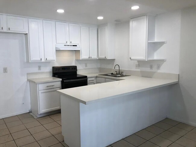 property at 433 Autumn Dr