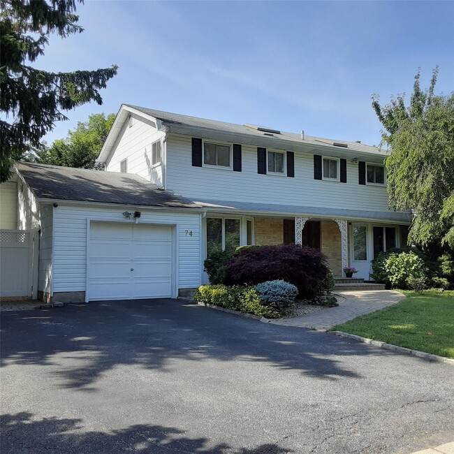 property at 74 Rockland Dr