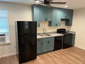 535 Plymouth St in Houston, TX - Building Photo - Building Photo