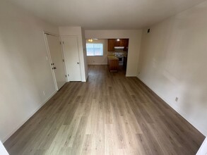 2761 Larkspur Ln in Sacramento, CA - Building Photo - Building Photo