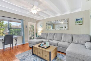 1266 Michigan Ave in Naples, FL - Building Photo