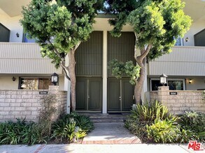 13218 Fiji Way in Marina Del Rey, CA - Building Photo - Building Photo